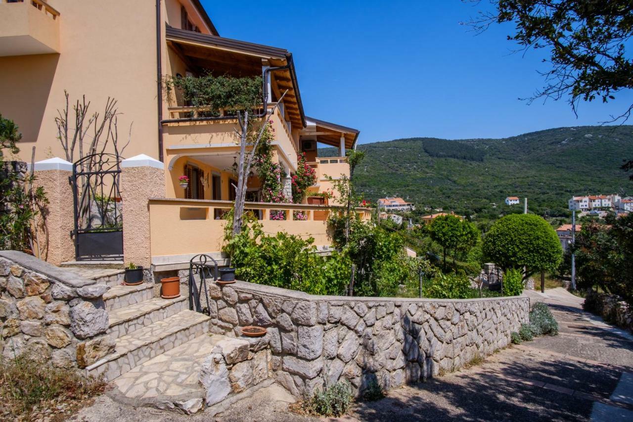 Apartmani Zorica Martinšćica Esterno foto