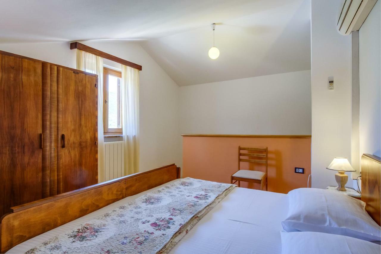 Apartmani Zorica Martinšćica Esterno foto